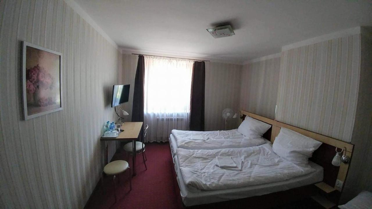 Karczma Pod Mlynem Hotel Katowice Exterior photo